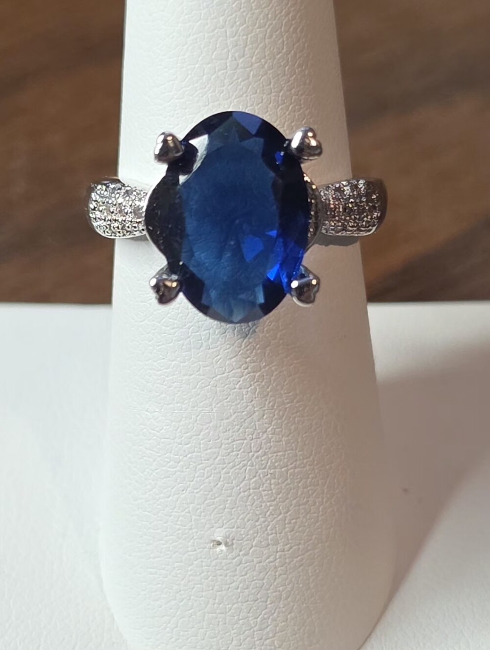 925 Sterling Silver Swarovski Deep Blue Oval Ring Size 7